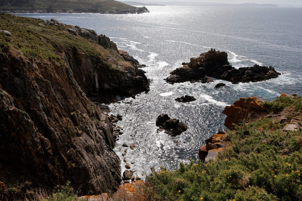 la-guardia-civil-investiga-la-muerte-en-galicia-de-un-menor-de-14-anos-que-se-cayo-por-un-acantilado