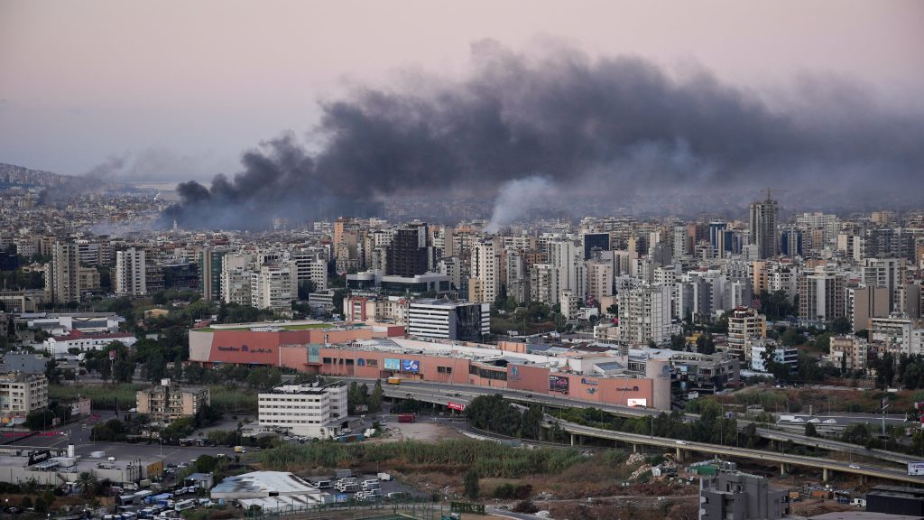 israel-lanza-su-mayor-ataque-en-el-centro-de-beirut-y-ordena-nuevas-evacuaciones-en-el-sur