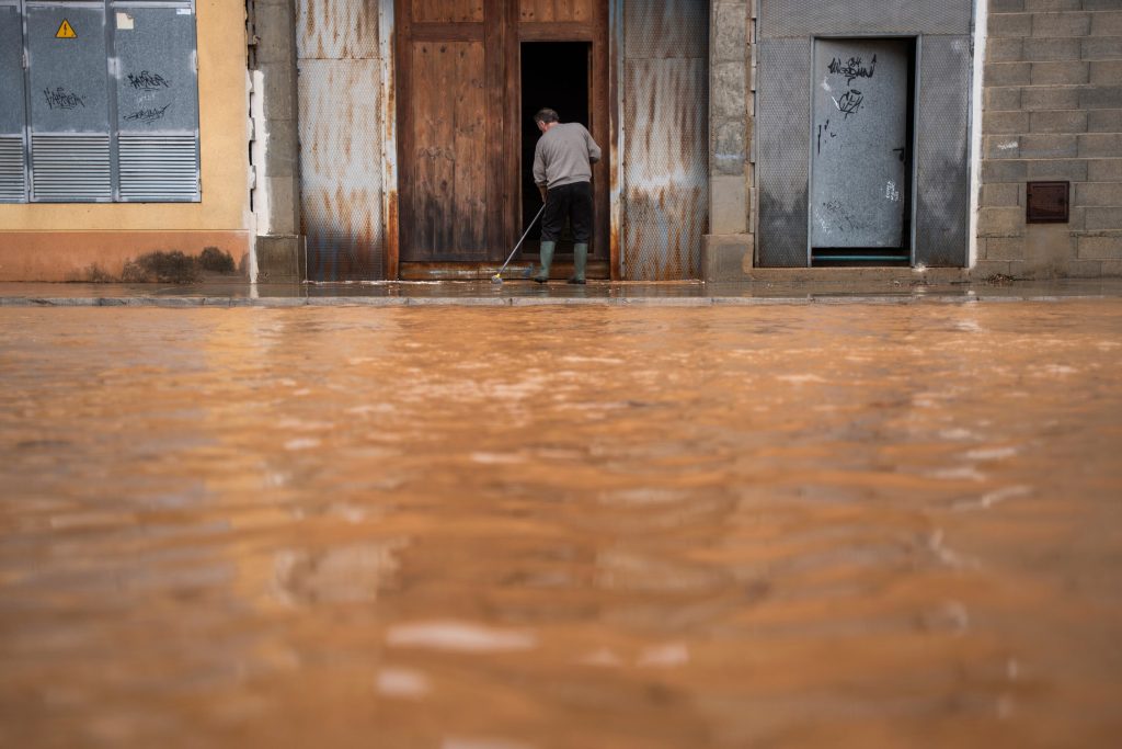 el-temporal-se-ceba-con-el-interior-de-valencia-y-albacete,-con-siete-desaparecidos-e-inundaciones-por-las-crecidas-de-rios-y-barrancos