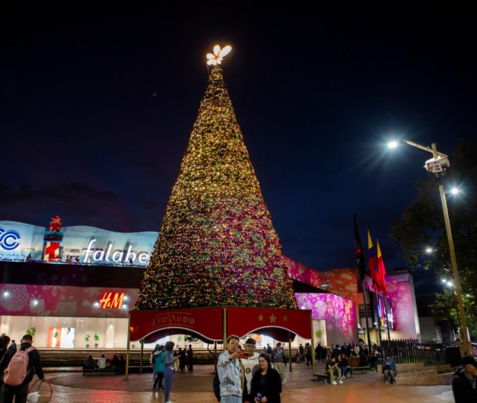 tecnologia-y-eficiencia-energetica:-centros-comerciales-reinventan-la-navidad