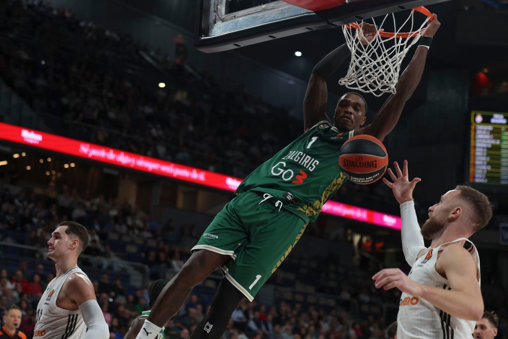 una-defensa-de-cristal-hunde-al-madrid-ante-zalgiris