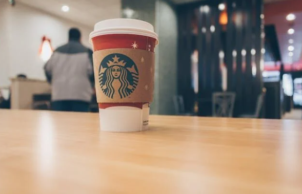 starbucks-decepciona-con-los-resultados-del-2o-trimestre-de-2025